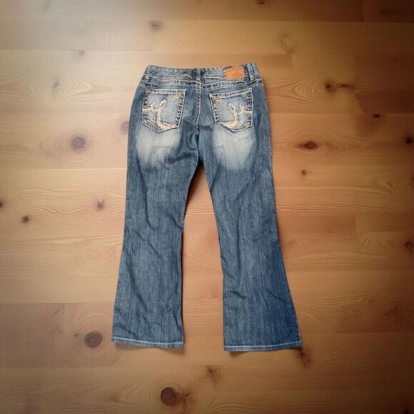 Maurices Light Wash Faded Denim Capris Size 5/6 Long 28x25 #36 - Picture 1 of 6